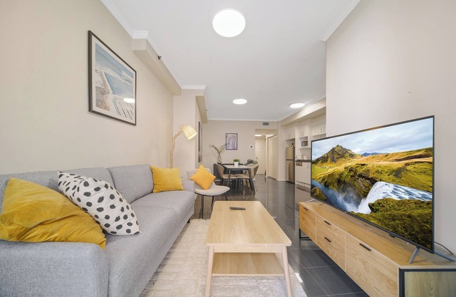 Heart of Sydney | CBD Apartment for Two