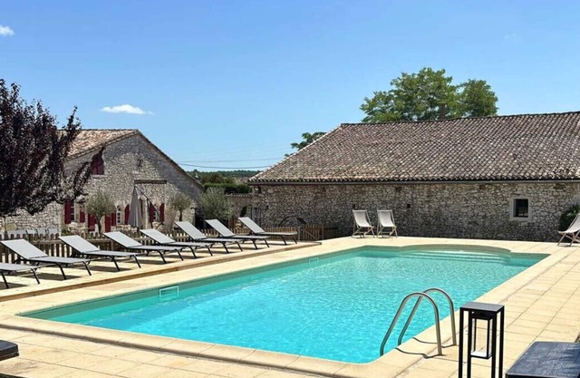 Heated pool, family friendly, stylish, convenient