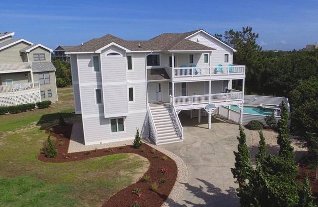 Heated pool and hot tub available for Thanksgiving, Christmas, New Years