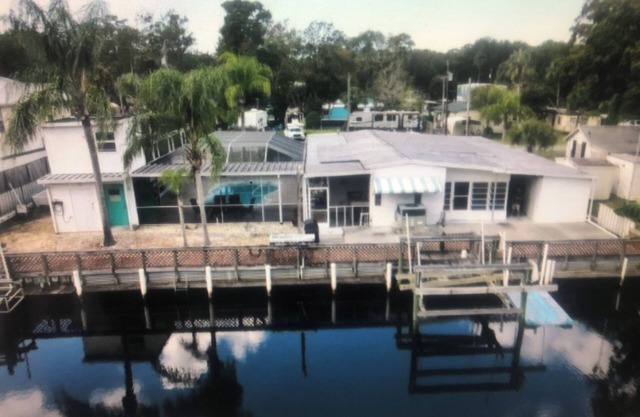Heated Pool, canal front access to Weeki Wachee Springs