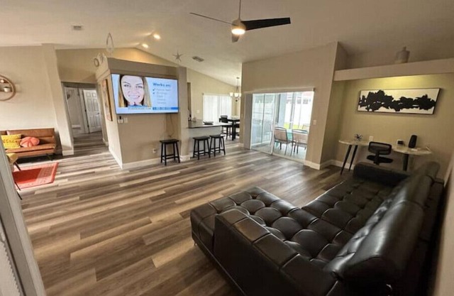 HEATED POOL Manatee Oasis Weeki Wachee Family Fun Pool Home