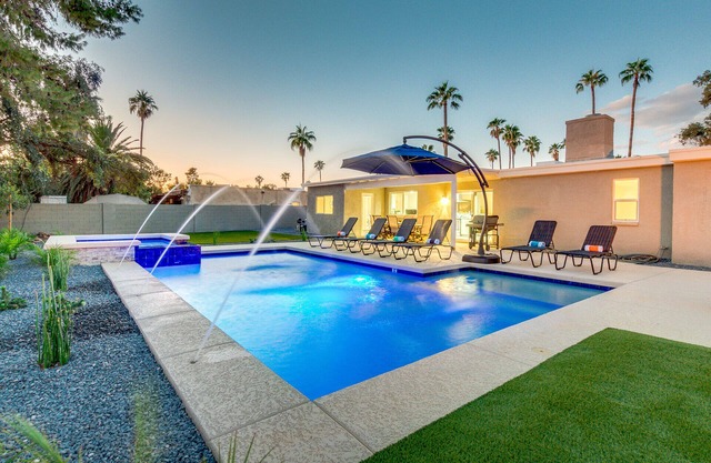 Heated Pool Paradise. Putting Green! Oasis!