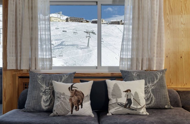 HelloChalet - The View ski-in/ski-out Matterhorn view with garage