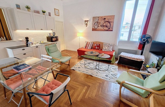 HENRI CAMILLE REAL ESTATE - Florida 2 - 2 bedrooms close center