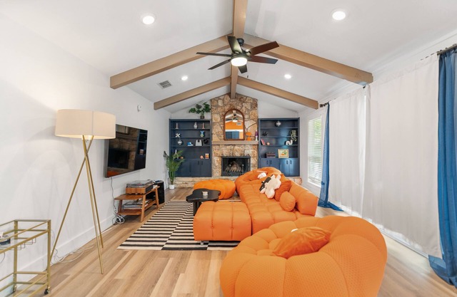 Hestia:3BR/2BA | South Austin near SoCo & Downtown