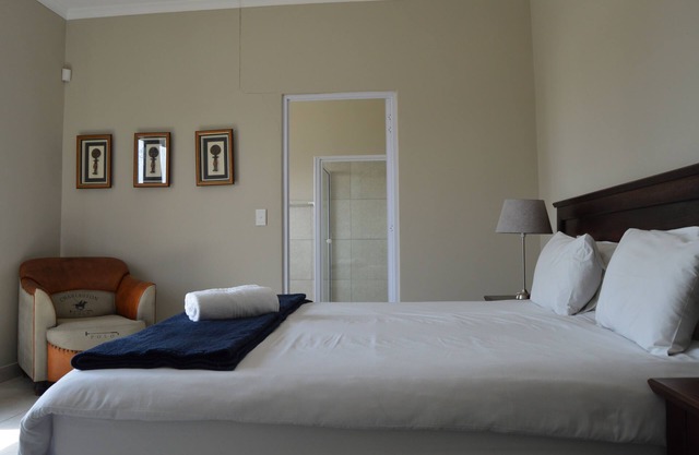 Heuschneider Platz 3 bedroom Self Catering Accommodation