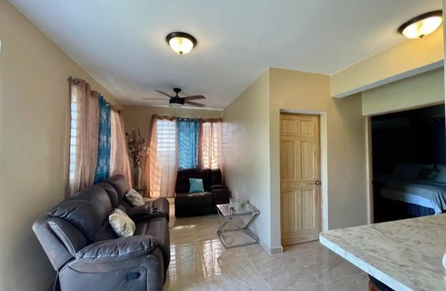 Hibiscus – New Spacious Apt - Sea View - Perfect Location