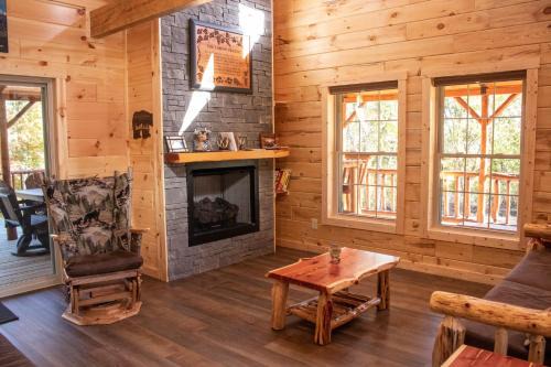 Hickory Ridge Cabin+Fire pit