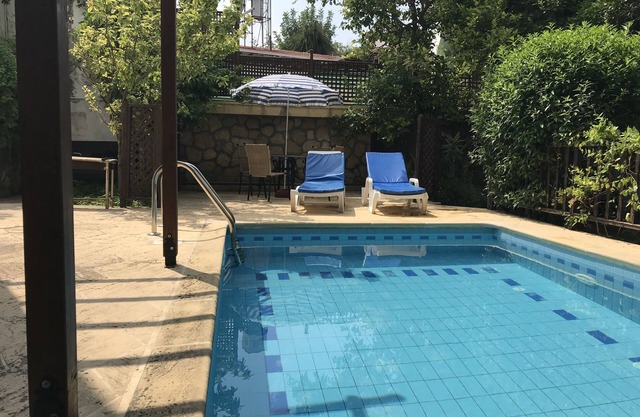 Hidden Garden Villa with Private pool in a mature Garden