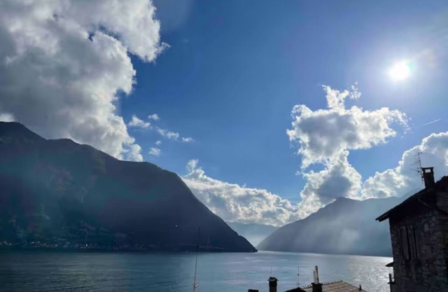 Hidden gem Al Lago, authentic yet modern 2-bedroom house in medieval hamlet