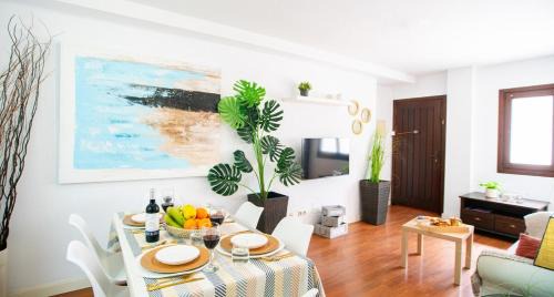 High-End Corner Stay with FREE Parking - Malaga