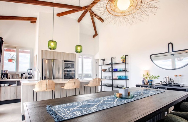 High end Penthouse with incredible views, modern finishes, comfortable beds, and modern appliances