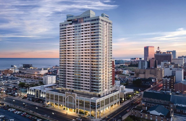 High Rise close to Steel Pier and Hardrock Casino