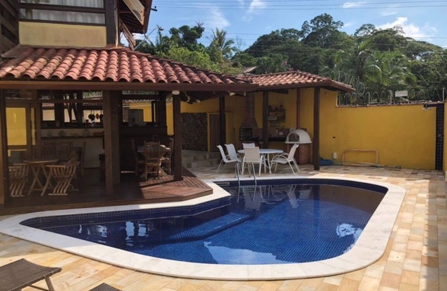 HIGH STANDARD HOUSE WITH SWIMMING POOL- BARBECUE AND PIZZA OVEN