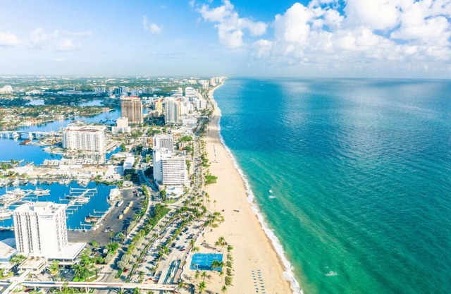 High Tides and Good Vibes! Oceanfront, Outdoor Pool, Pets Allowed!
