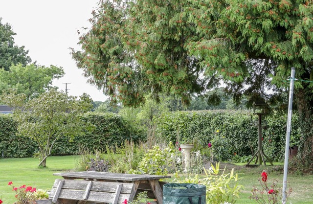 HIGHBURY COTTAGE, with a garden in Shrewsbury