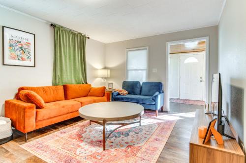 Hike, Boat and Fish Dog-Friendly Robinson Home