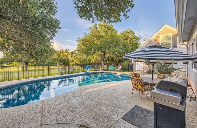 Hill Country Escape, Pool Hot Tub & Games