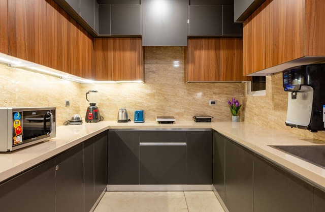 HILL VIEW FACING FLAT AT CLIFFTON VALLY SOCITY