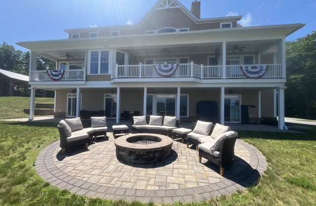 Hilltop Haven on Lake Winnisquam
