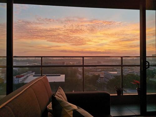 HINODE Geniehome 3BR free WIFI and CARPARK at Utropolis Shah Alam