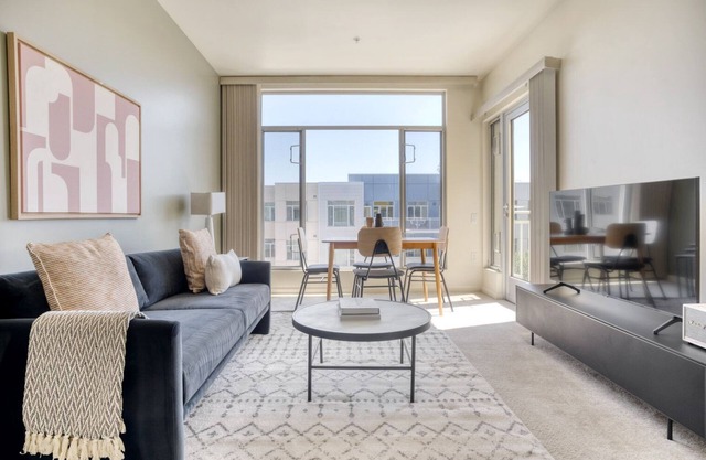 Hip Palo Alto 2BR w/W/D & Pool, walk to Pinterest, by Blueground