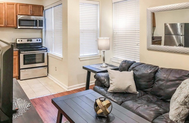 Historic Apt 🎨 Near Arts District 🎨 Walkable Near Downtown