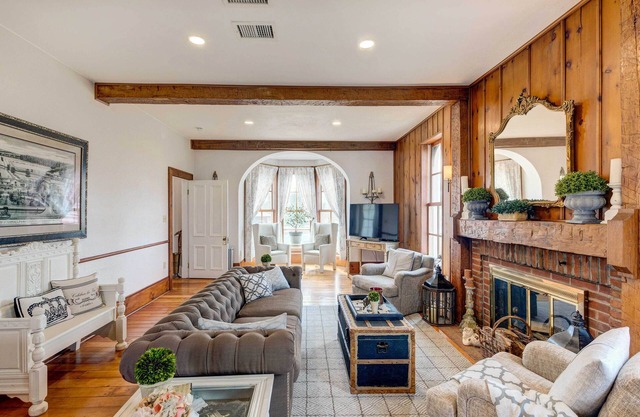 Historic Brookfield Farm Home ~ 14 Mi to Milwaukee