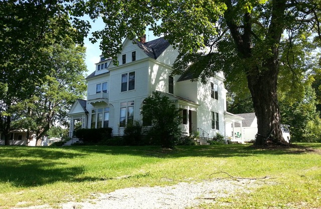 Historic c.1880 Victorian MA/VT border near Williams College MassMoCA Freshgrass