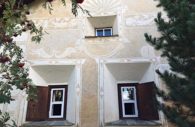 Historic Engadine house "Chesa Delfins"