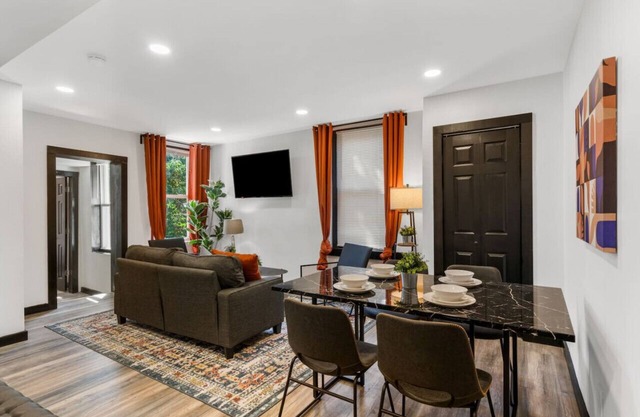 Historic Germantown Getaway | Stylish 2BR + Parking