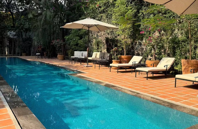 Historic house with service and hot pool (1)