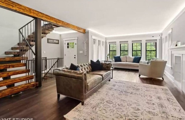 Historic Masterpiece Home in Ravenswood Manor