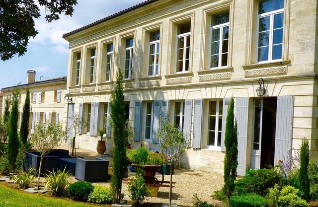 Historic villa with pool set in beautiful south-facing grounds