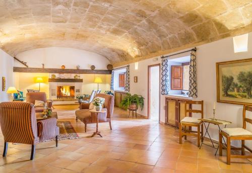 Historica house with Pool free wifi