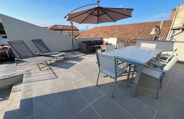 Historical sea town house, sun roof Terrace, close to beach/Etna/bars/Tormina