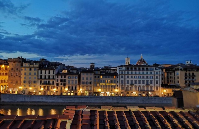 HISTORICAL TOWER-HOUSE SPECTACULAR ARNO VIEW & WITH BALCONY FROM 12 TH CENTURY