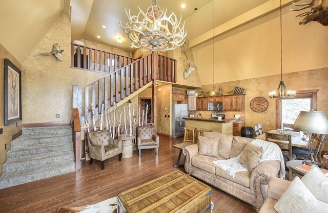 Hitchin Post - Access to Pool!