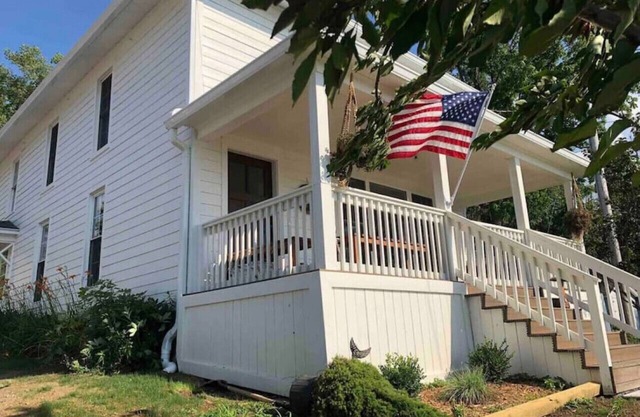 Hodge Podge Lake Lodge