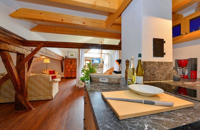 Hofatelier Menacher Manorial room - 85sqm with fireplace and terrace