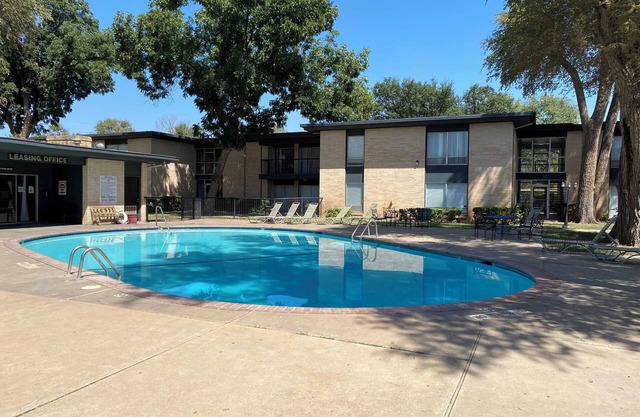 Hoff Gardens 40 - 3BR 2BA - Downtown Lubbock