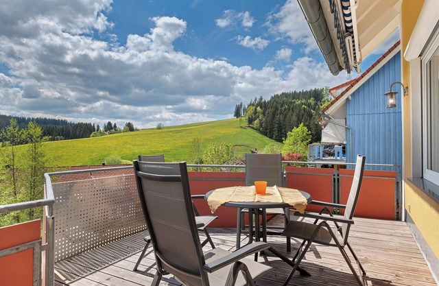 Holiday Home 'Am Kussenhof' with Mountain View, Balcony and Wi-Fi