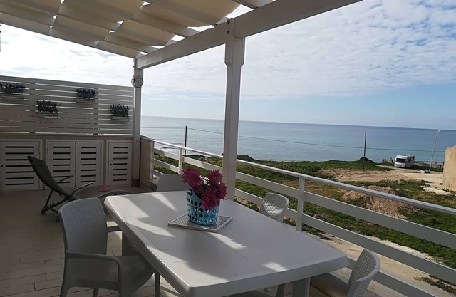Holiday Apartment Vista Mare between the places of "Montalbano"