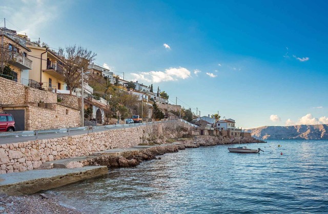 Holiday apartment with sea view