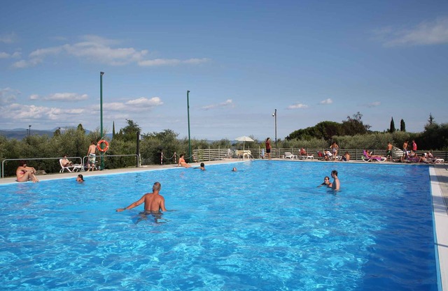 Holiday apartment with outdoor pool on Lake Garda