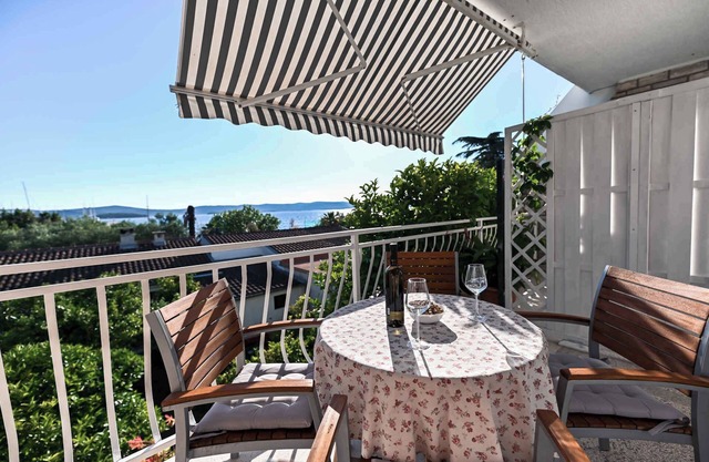 Holiday apartment mit Klimaanlage und Meerblick