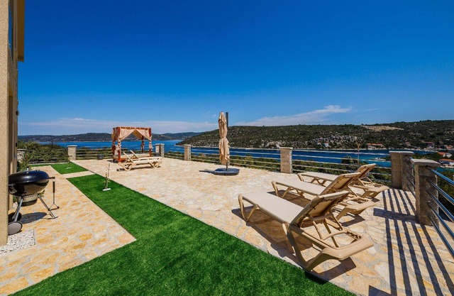 Holiday apartment Drvenik Veliki for 1 - 4 persons with 2 bedrooms - Twin house