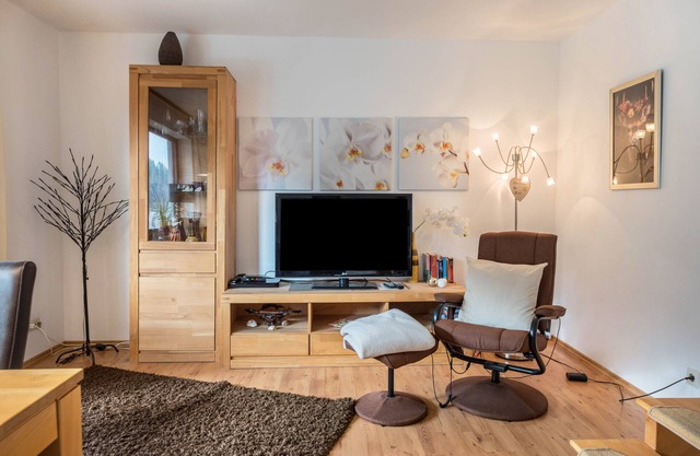 Holiday Apartment '2' with Mountain View, Balcony and Wi-Fi