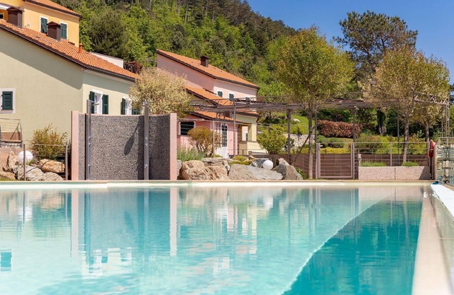 Holiday apartment Alabatros with infinity pool