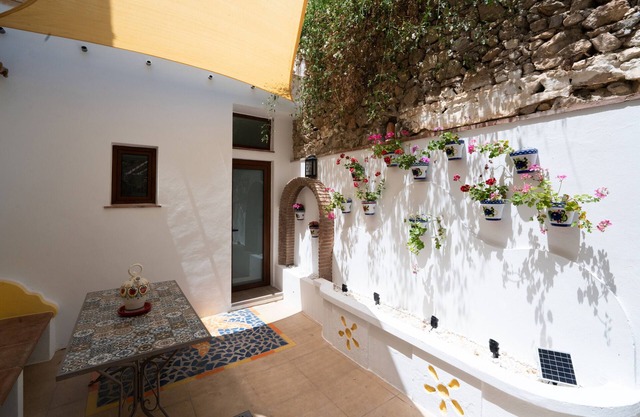 Holiday Apartment "Andalucía" with Patio, A/C & Wi-Fi